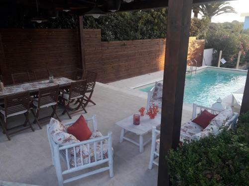 Apartamento Trilocale In Villa Con Piscina - Clima E Wi-fi