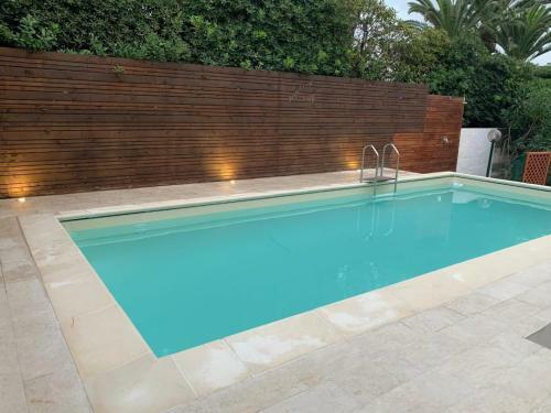 Apartamento Trilocale In Villa Con Piscina - Clima E Wi-fi