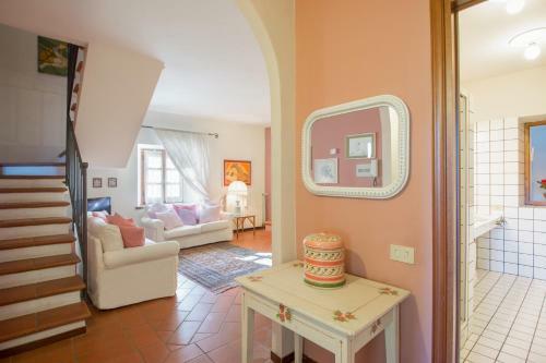 Massino Visconti Apartment Sleeps 6 With Pool And Wifi