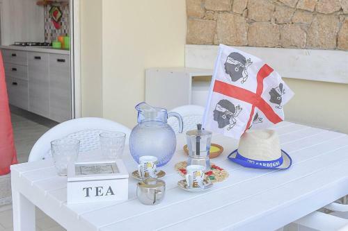 Isola Rossa Villa Sleeps 4 With Air Con