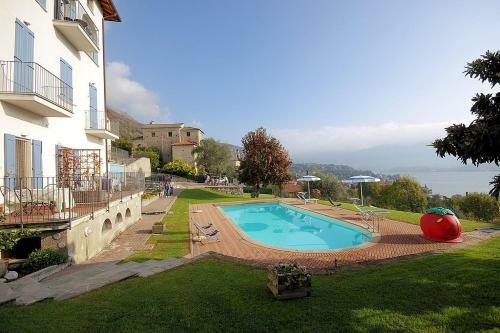 Mezzegra Villa Sleeps 2 Pool Air Con Wifi