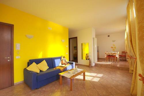 Mezzegra Villa Sleeps 5 Pool Wifi