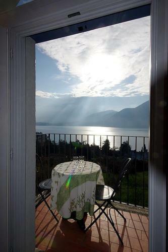 Mezzegra Villa Sleeps 5 Pool Wifi