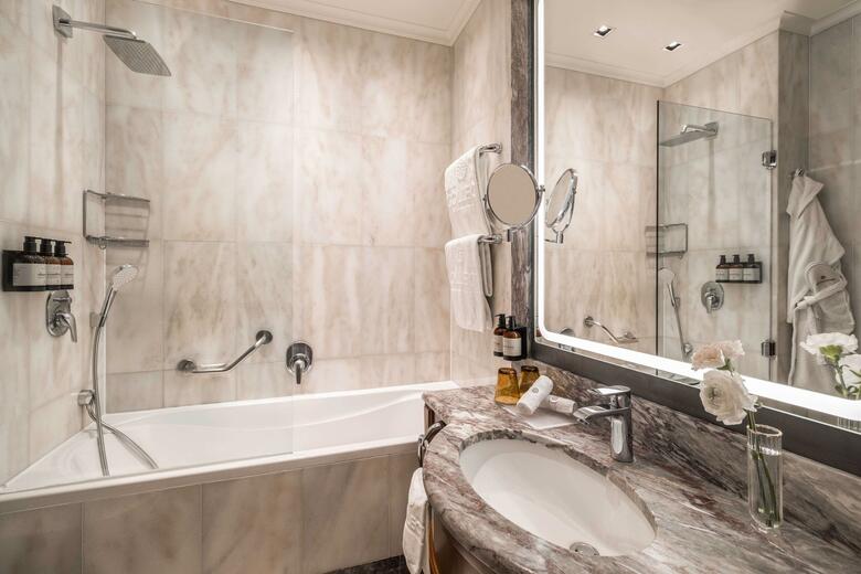 Hotel NH Collection Carlo IV