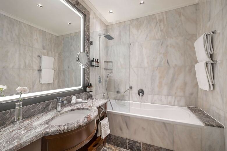 Hotel NH Collection Carlo IV