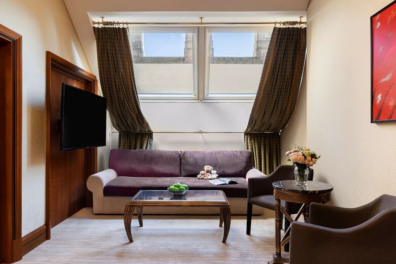 Hotel NH Collection Carlo IV