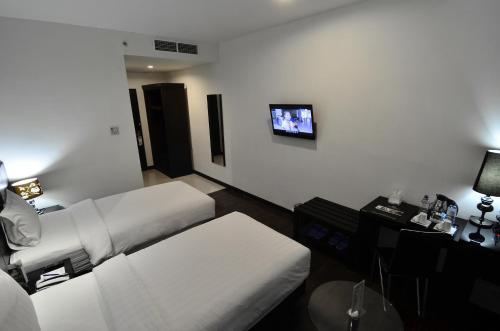 Hotel Continent Centrepoint Panakkukang