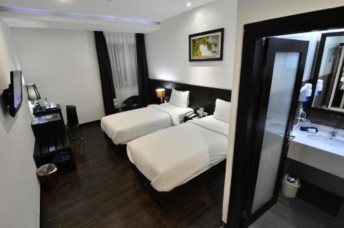 Hotel Continent Centrepoint Panakkukang