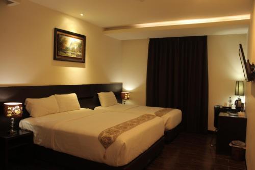Hotel Continent Centrepoint Panakkukang