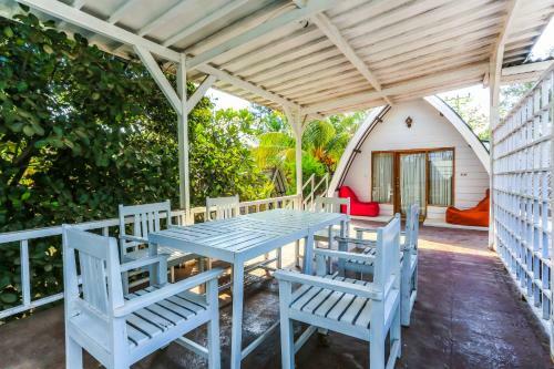 Ozzy Cottages & Bungalows