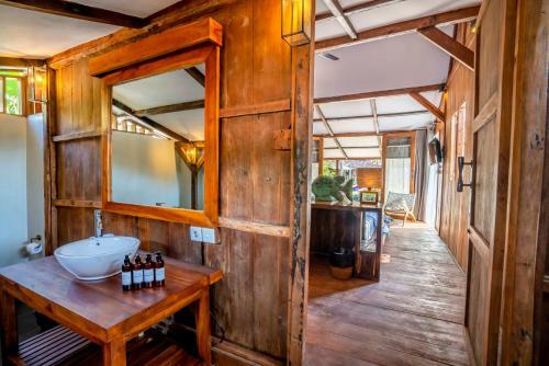 Hostal Coconut Garden Resort