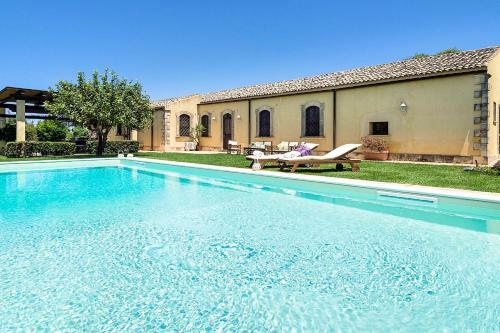 Ciane Villa Sleeps 8 Pool Air Con Wifi