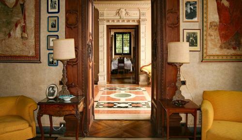 Cremella Villa Sleeps 26 With Pool