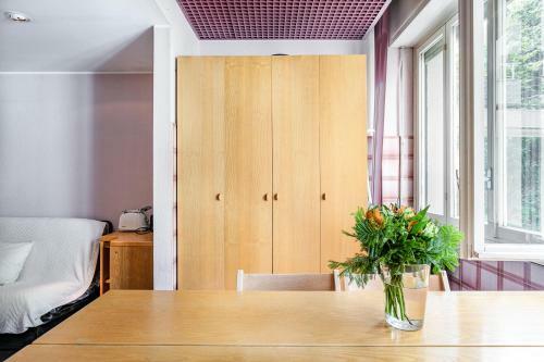 Apartment With Private Parking & Shared Pool!
