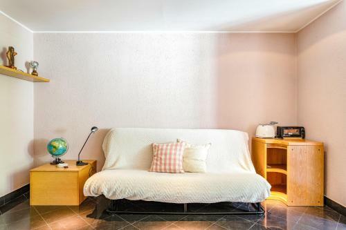 Apartment With Private Parking & Shared Pool!