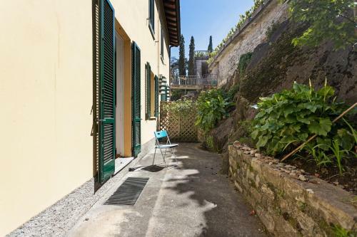 Apartment With Garden & Beach