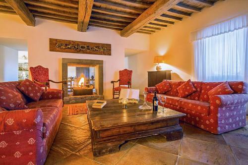 La Mita Villa Sleeps 26 With Pool And Air Con