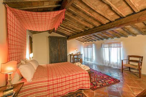 La Mita Apartment Sleeps 8 With Pool And Wifi