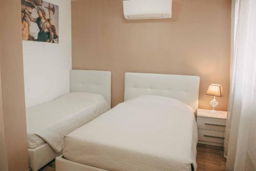 Hostal Affitta Camere La Fenice Di Folli Lorella