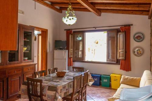 Apartamento Casa Carrubbo, Fantastic Rustic Villa With Private Garden