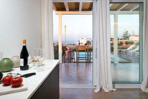Reitani Villa Sleeps 6 Pool Air Con Wifi T782824