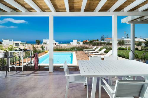 Reitani Villa Sleeps 6 Pool Air Con Wifi T782824