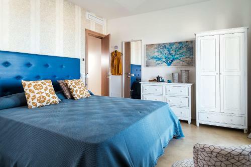Reitani Villa Sleeps 18 Pool Air Con Wifi