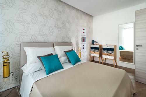 Reitani Villa Sleeps 18 Pool Air Con Wifi