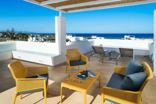 Reitani Villa Sleeps 18 Pool Air Con Wifi