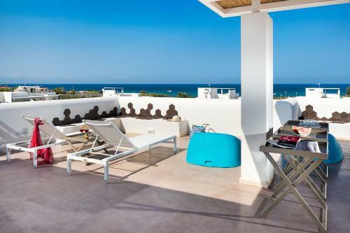 Reitani Villa Sleeps 18 Pool Air Con Wifi