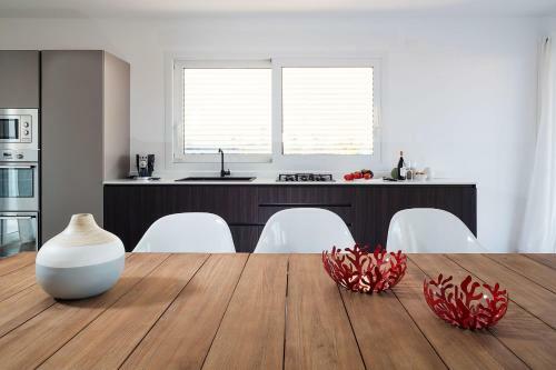 Reitani Villa Sleeps 6 Pool Air Con Wifi T817659