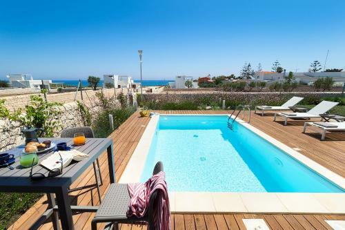 Reitani Villa Sleeps 6 Pool Air Con Wifi T817659