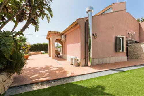 Marina Di Modica Charming Villa