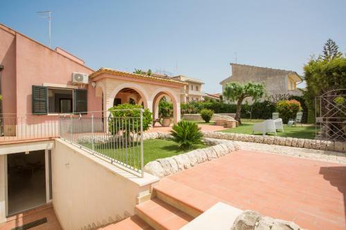 Marina Di Modica Charming Villa