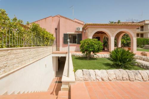 Marina Di Modica Charming Villa