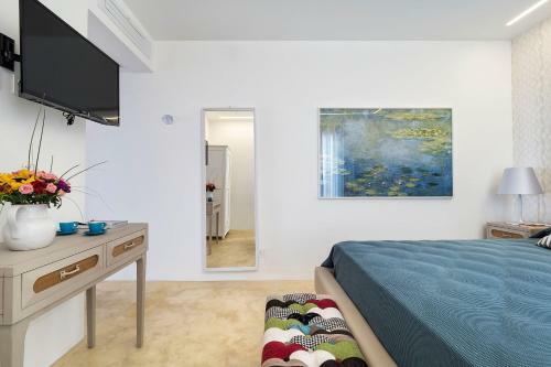 Villa In Reitani Sleeps 6 With Pool Air Con And Wifi
