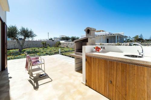 Villa In Reitani Sleeps 6 With Pool Air Con And Wifi