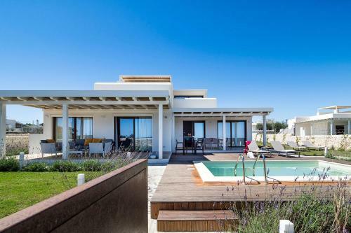 Villa In Reitani Sleeps 6 With Pool Air Con And Wifi