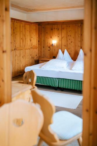 Hotel �tia De B�rz