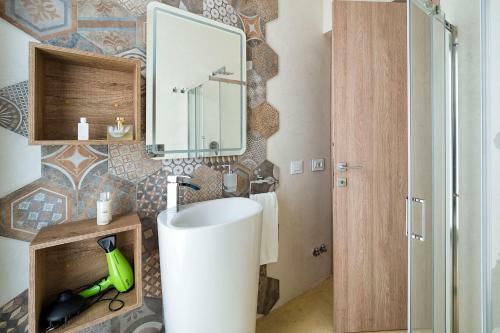 Reitani Villa Sleeps 6 Pool Air Con Wifi