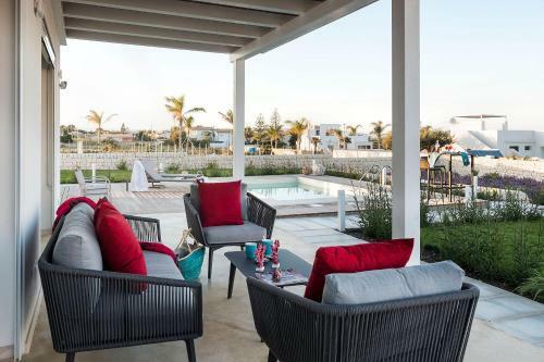 Reitani Villa Sleeps 6 Pool Air Con Wifi