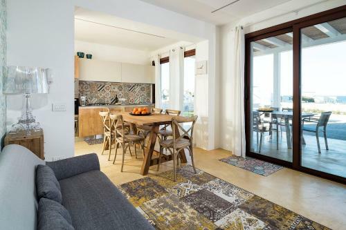 Reitani Villa Sleeps 6 Pool Air Con Wifi