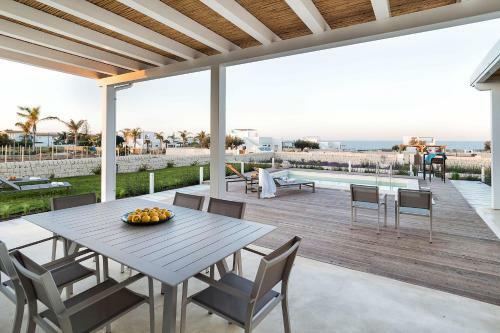 Reitani Villa Sleeps 6 Pool Air Con Wifi