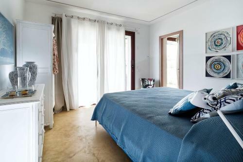 Reitani Villa Sleeps 12 Pool Air Con Wifi