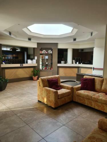 Elysium Hotel Raya