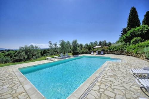 Calcinaia Apartment Sleeps 4