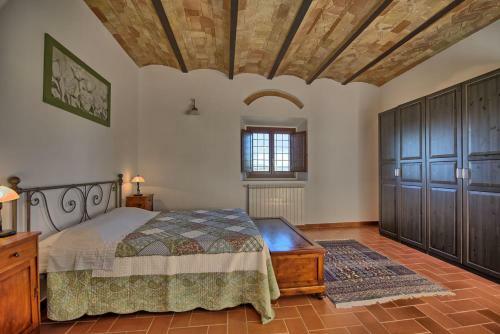 Calcinaia Apartment Sleeps 4