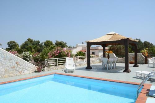 Villa Carmela A Con Piscina