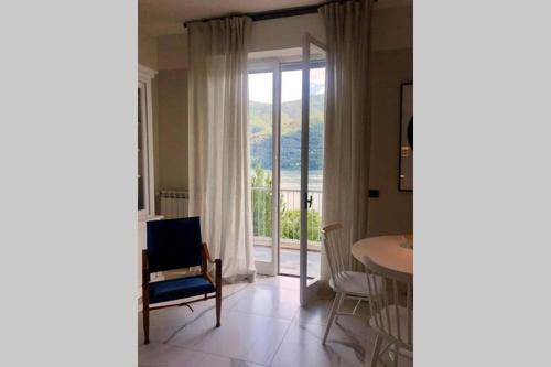 In-style Apartment Carate Urio