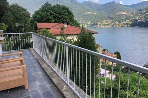 In-style Apartment Carate Urio